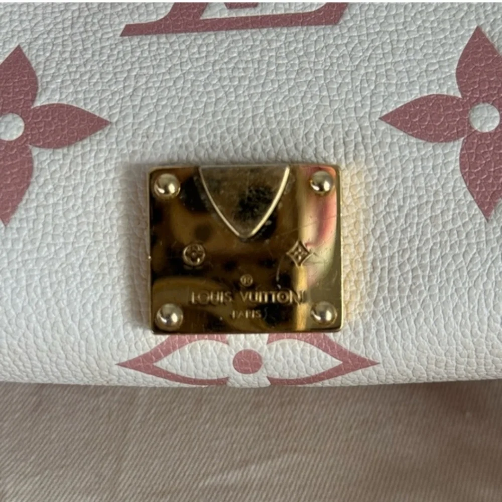 Louis Vuitton Favorite NM Crème Rose Trianon Crossbody Bag